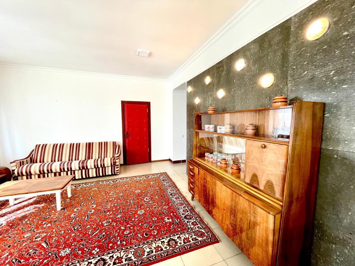 Duet Hostel & Hotel Karakol Bagian luar foto