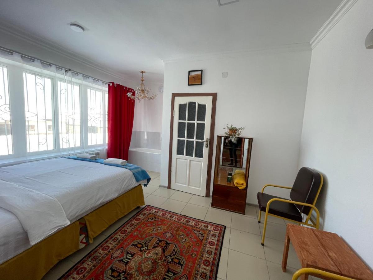 Duet Hostel & Hotel Karakol Bagian luar foto