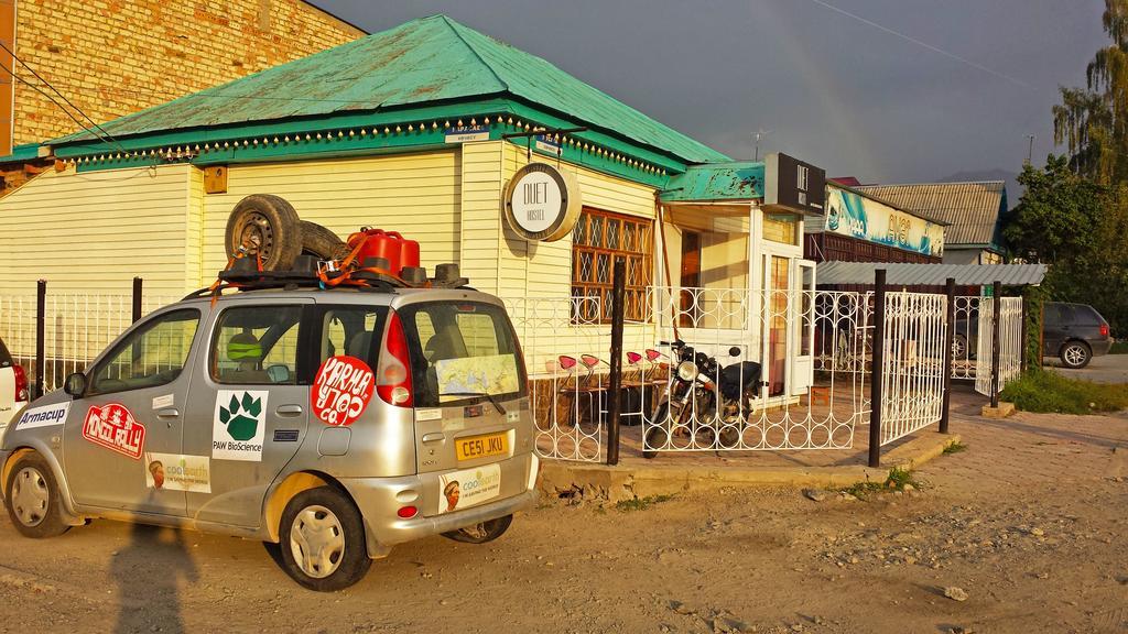Duet Hostel & Hotel Karakol Bagian luar foto